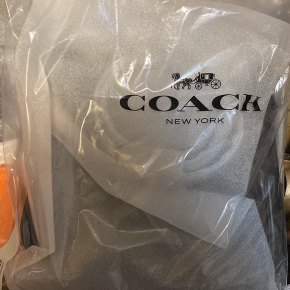 ✨RELISTING 🆕NEW Georgie Coach Hobo In Signature Canvas - Picture 5 of 5